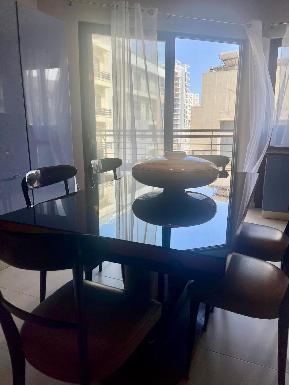 Aron Seaviews Apartment Sliema Exteriör bild