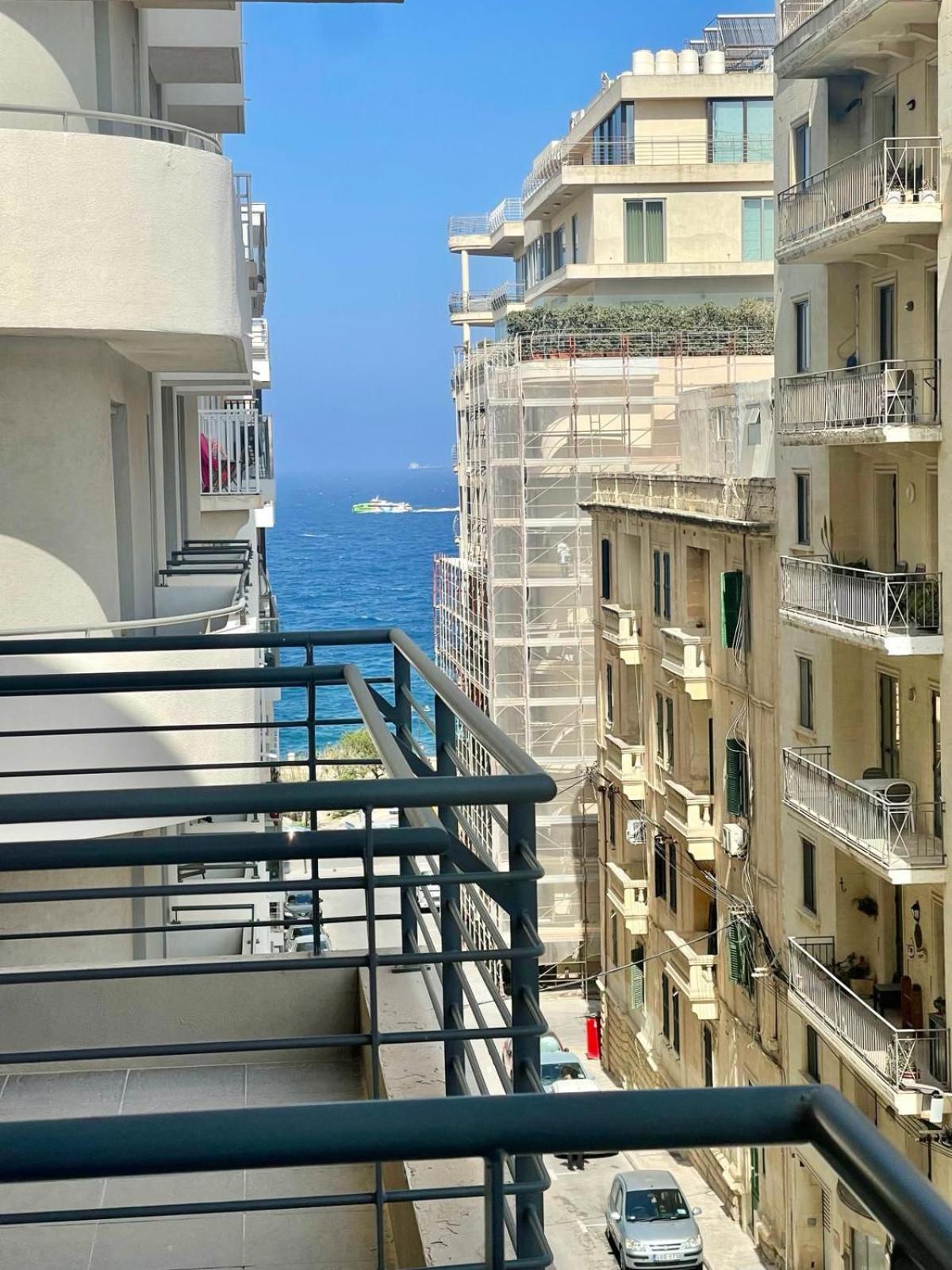 Aron Seaviews Apartment Sliema Exteriör bild
