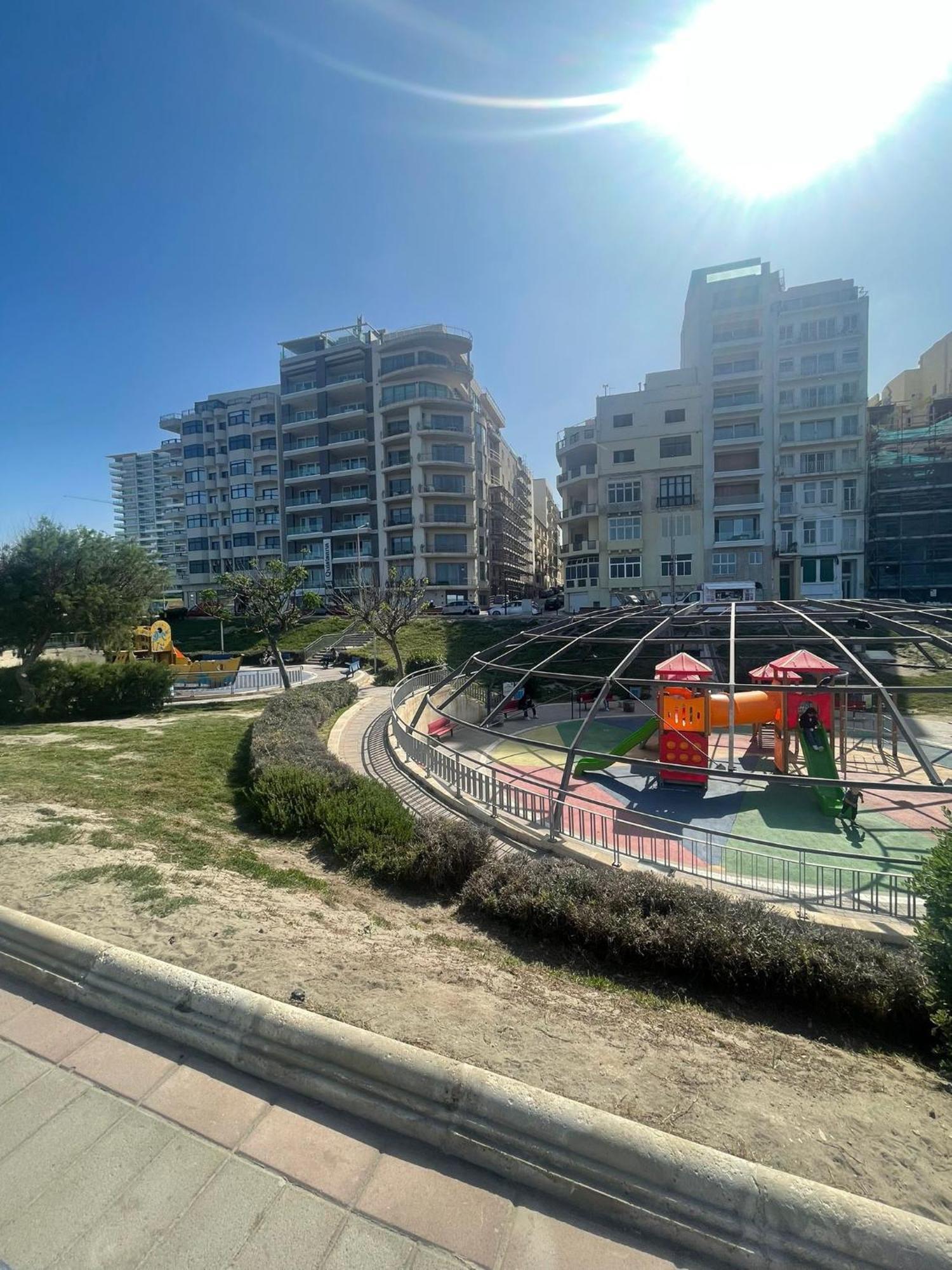 Aron Seaviews Apartment Sliema Exteriör bild